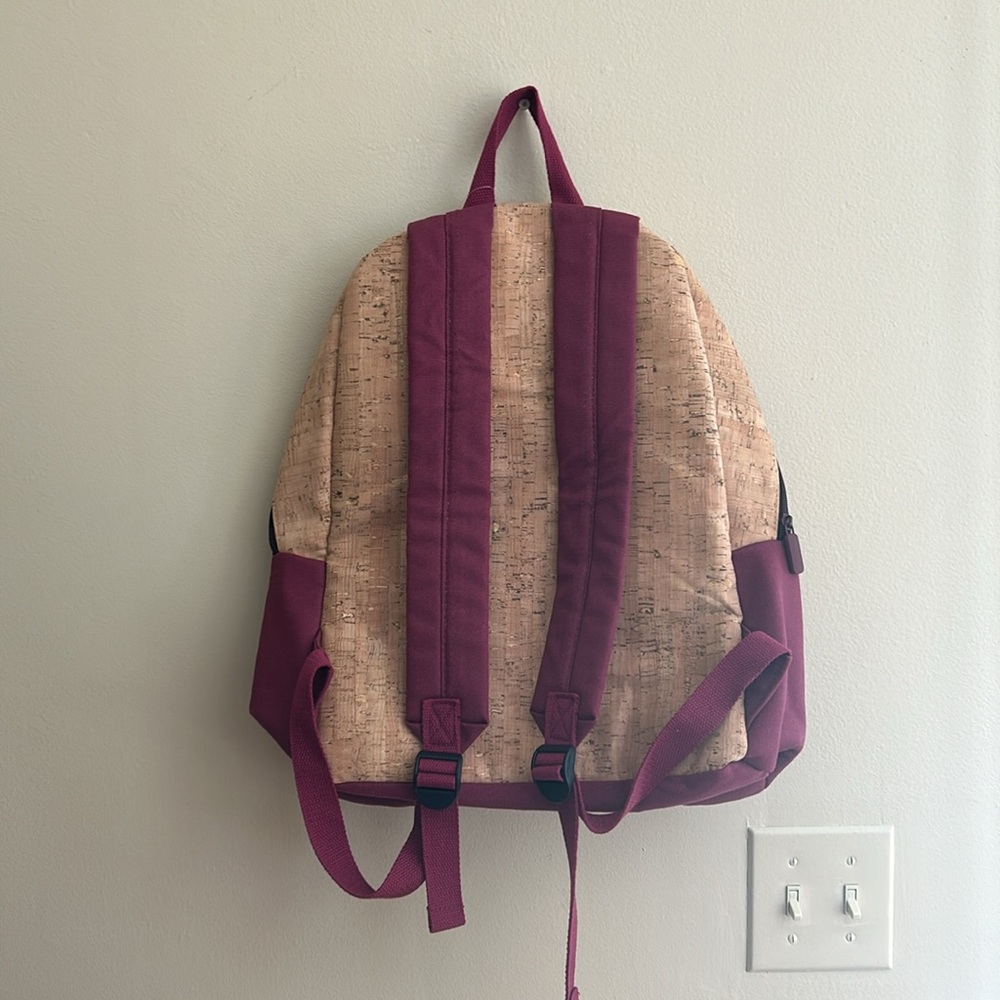 Backpack - Picture 2 of 5